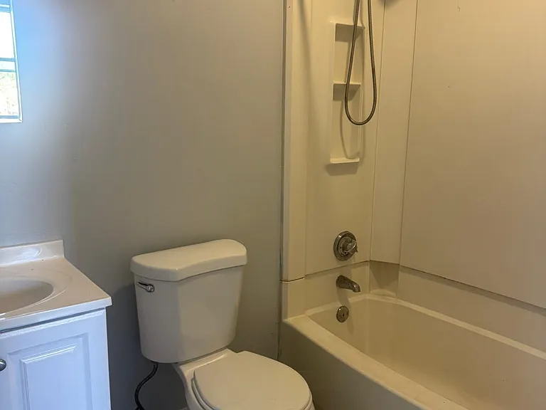 1057 E Main St — Photo 3