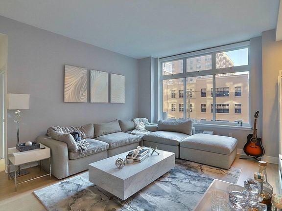 4th image of 1400 Hudson St APT 330