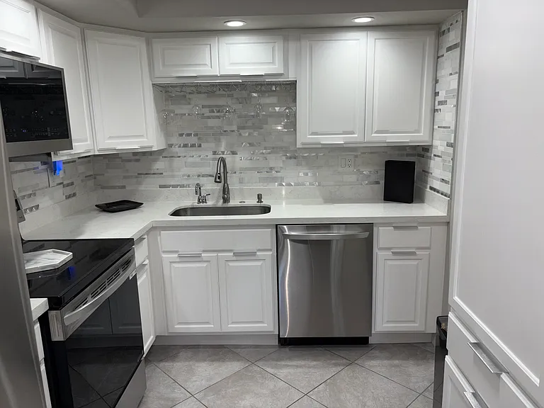 7233 Ashmont Cir #107 — Photo 3