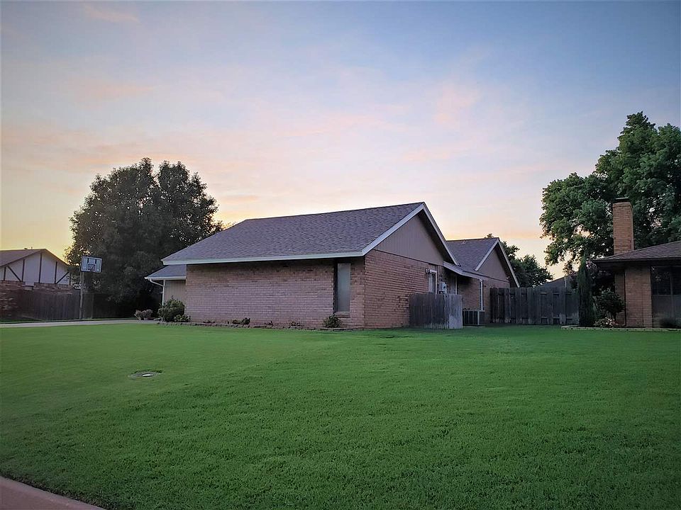 2nd image of 4120 Greenwood Pl