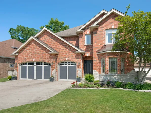 785 N Emroy Ave, Elmhurst, IL 60126