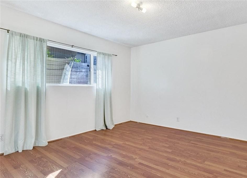 2nd image of 1719 SE Aneci St