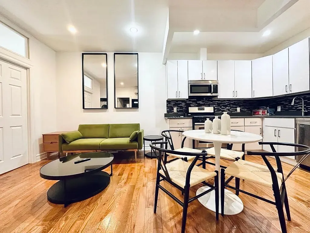 4 bed, 4.0 bath, 1200 sqft, $1,220 — Photo 3