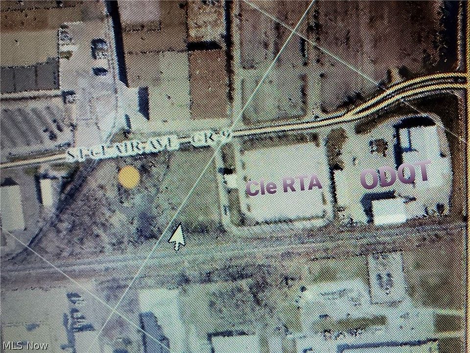 2nd image of Saint Clair Ave