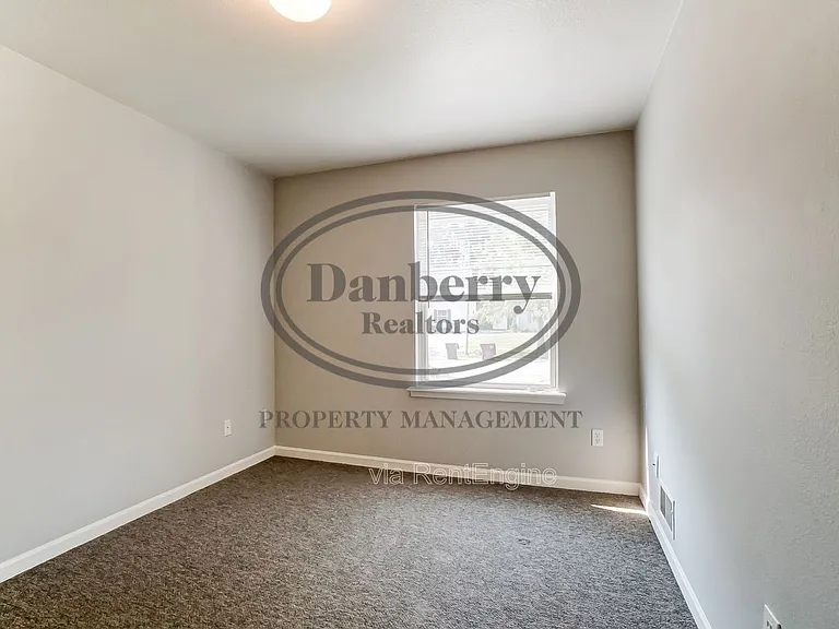 3704 Willow Run Dr — Photo 14
