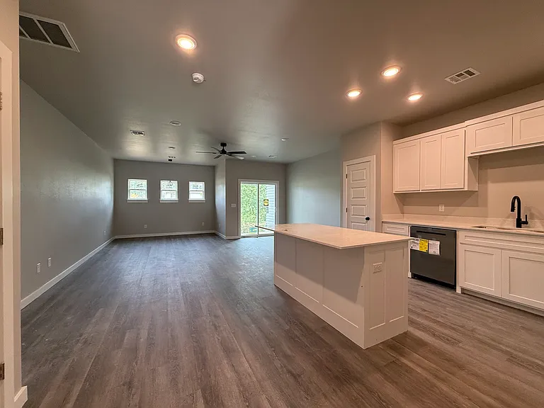 1804 Azlin Pl #B — Photo 7
