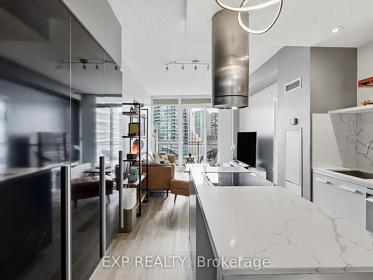 38 Dan Leckie Way #2103 — Photo 10