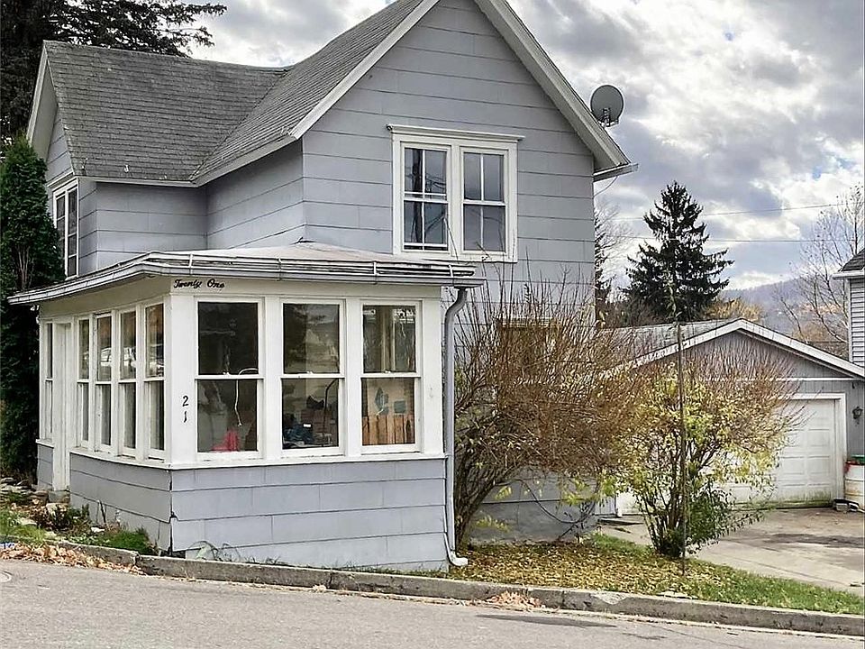 1st image of 21 Emmett St