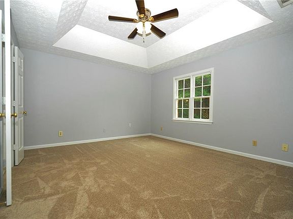 2nd image of 4846 Helga Way NE