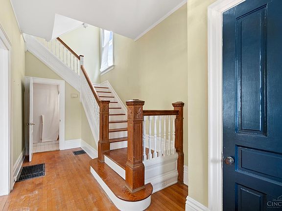 3rd image of 3315 Morrison Ave