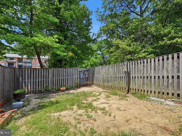 16 Meadowside Ct — Photo 40