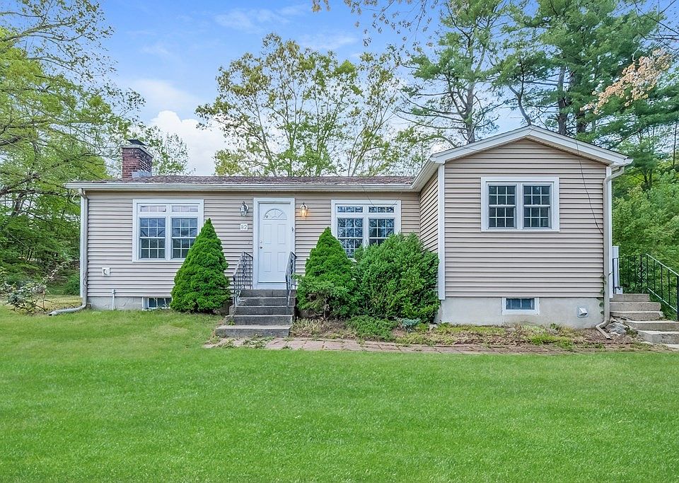82 Pleasant St, Grafton, MA 01519 Zillow