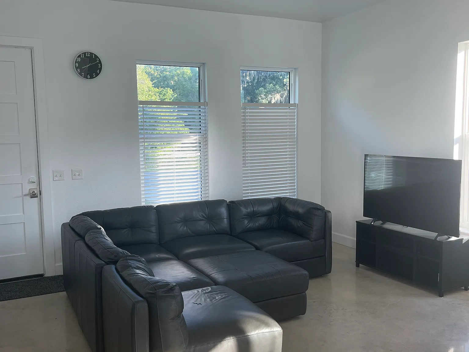 2 bed, 1024 sqft, $2,999 — Photo 3