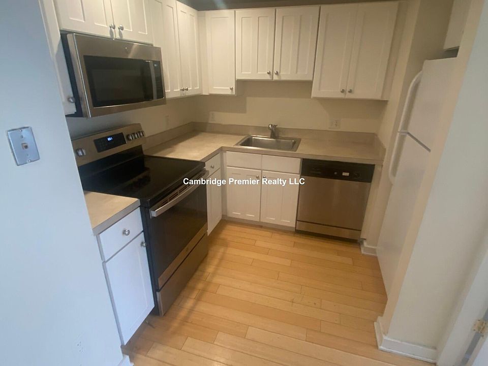 2nd image of 40 Boylston St #400