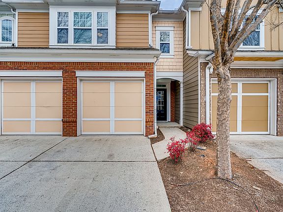 5th image of 1925 Granville Dr