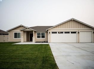 1125 Hugh Ave, Benton City, WA 99320