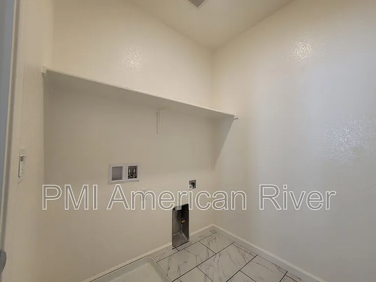 3805 Amelia Rose Way — Photo 15