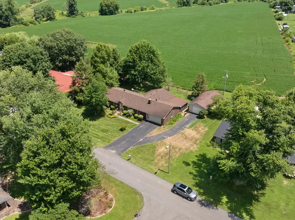 206 Stevens Ct, Campbellsville, KY 42718