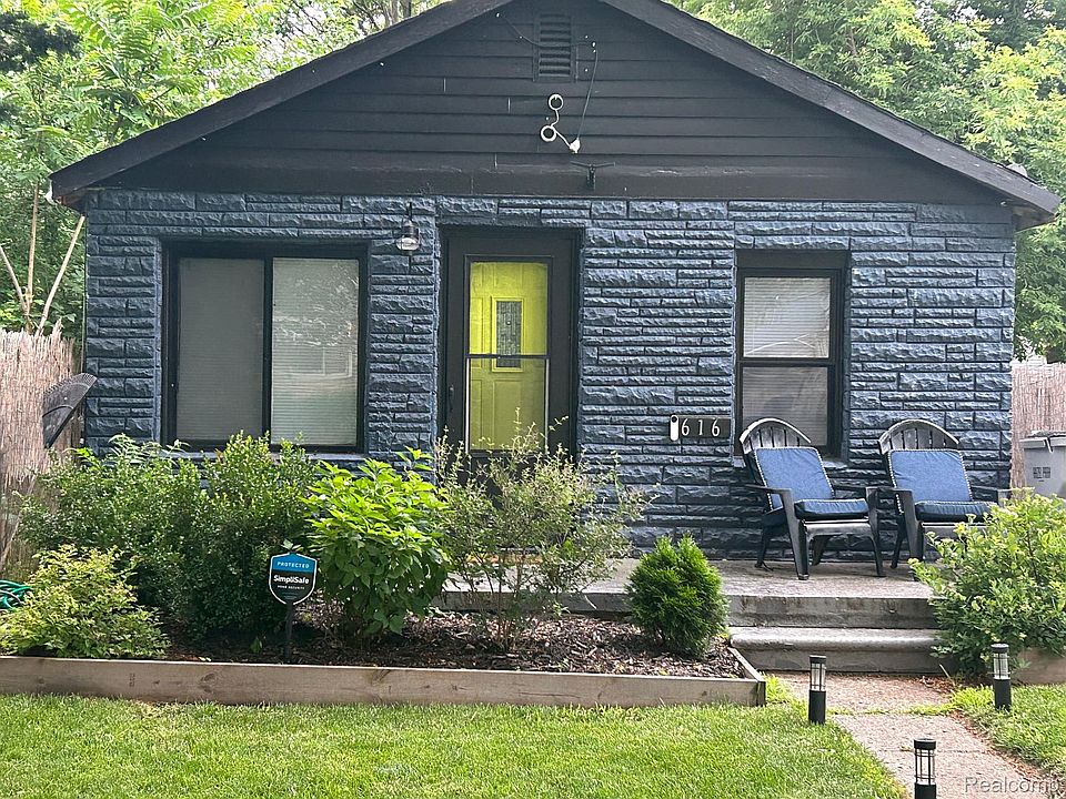 1st image of 616 E Elza Ave