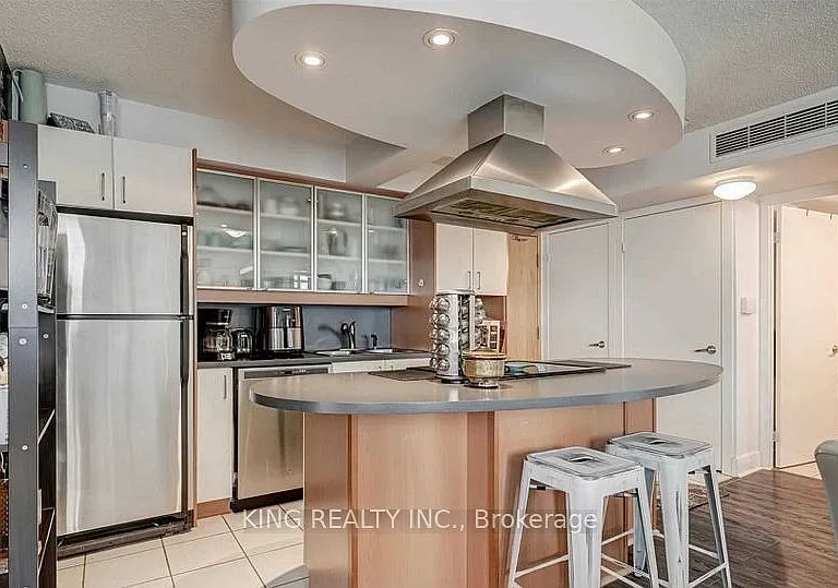 550 Queens Quay W #711 — Photo 10