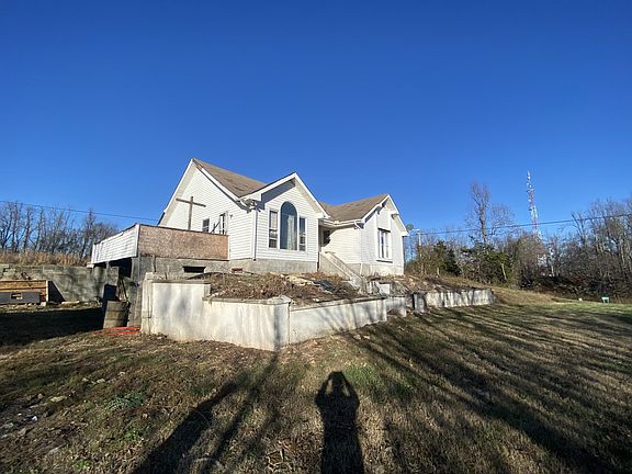2nd image of 115 Hickory Dr