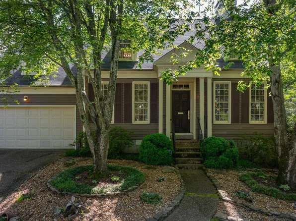 101 Claremore Ct, Little Rock, AR 72227