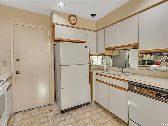 3rd image of 102 Revere Dr #102