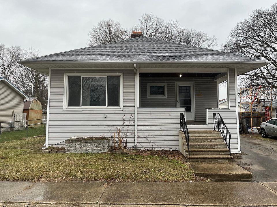 1st image of 139 S Oakley Ave