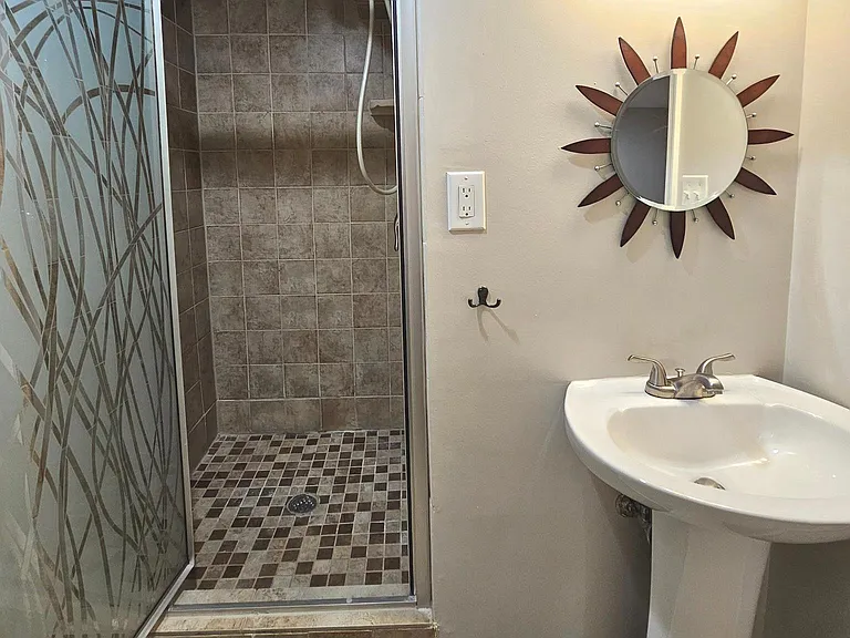 2214 Arlington Ter — Photo 29