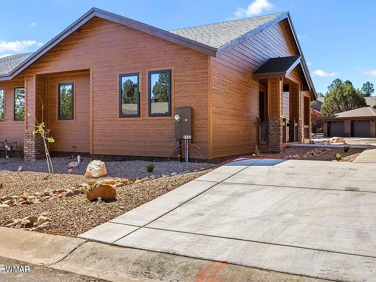 2765 W Villa Loop — Photo 2