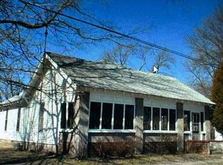302 S 7th St, Saint francisville, IL