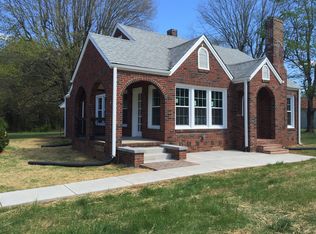 1371 Lewisville Vienna Rd, Pfafftown, NC 27040