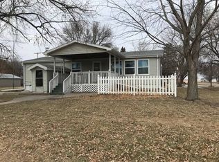 246 3rd St, Phillips, NE 68865
