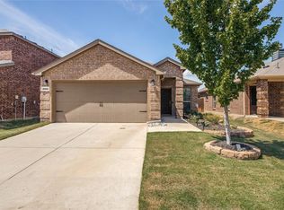 8905 Deadwood Ln, Aubrey, TX 76227