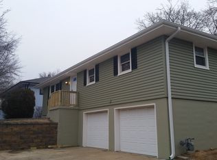 2105 N Leonard Rd, Saint Joseph, MO 64506