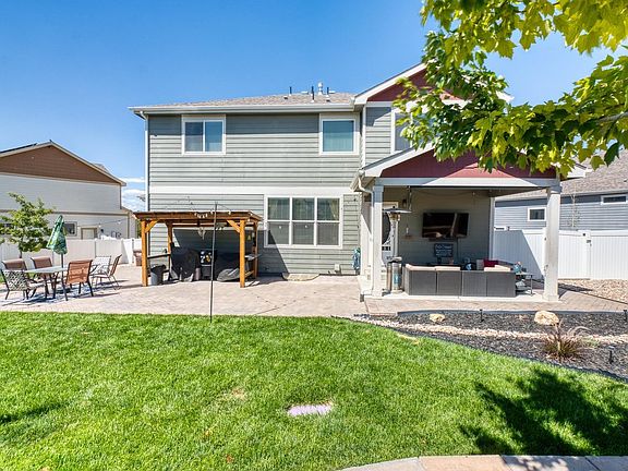 3rd image of 1218 Muskox St