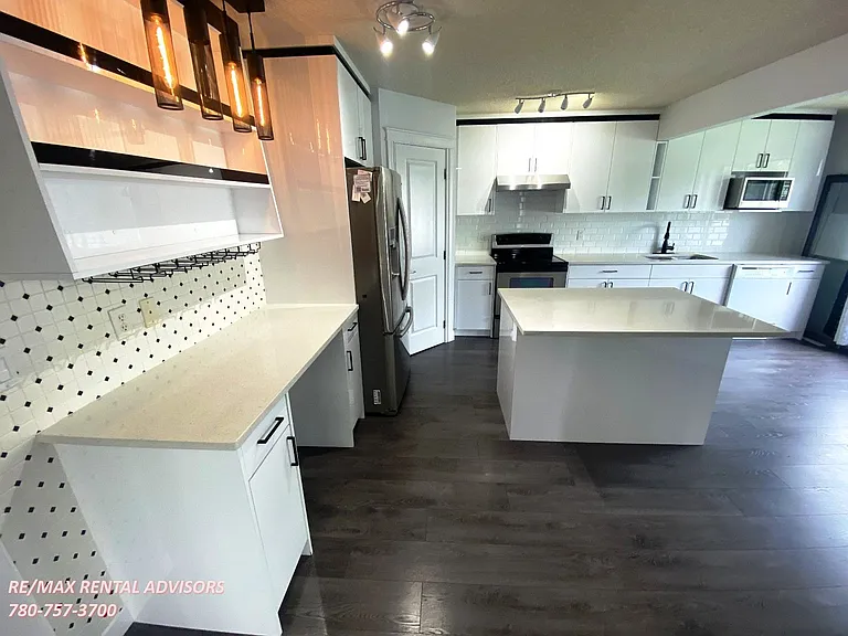 208 79th St SW — Photo 5
