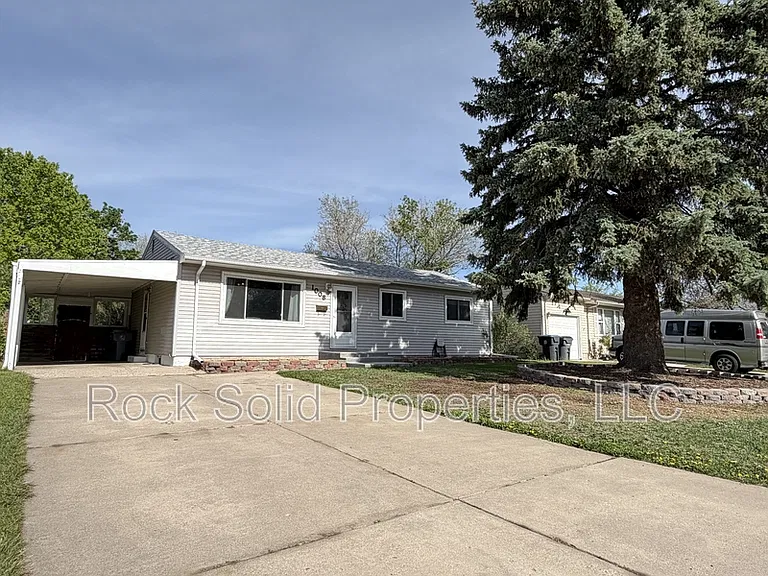 1008 Adams Ave — Photo 3