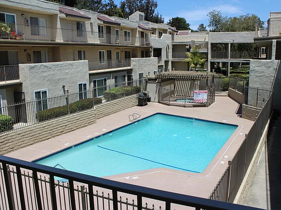 Pool, jacuzzi, BBQ and sunbathing