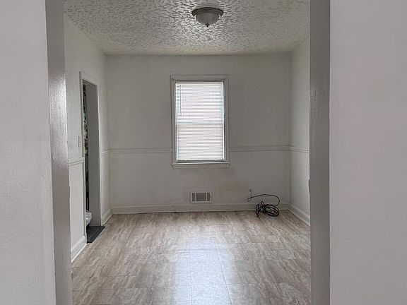 4th image of 3906 Grantley Rd