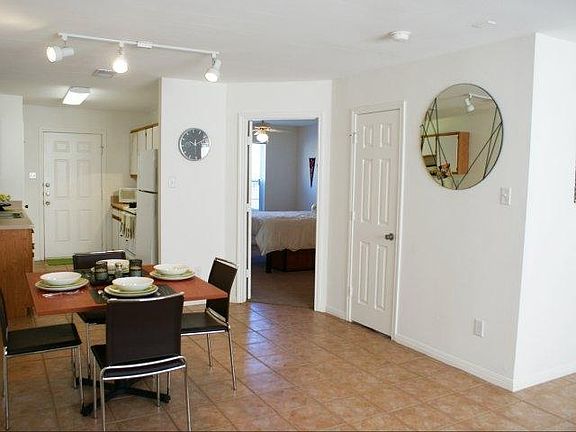 5th image of 1140 Leah Ave