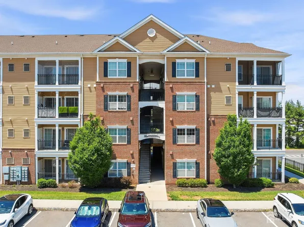 648 Strassle Way, South Plainfield, NJ 07080