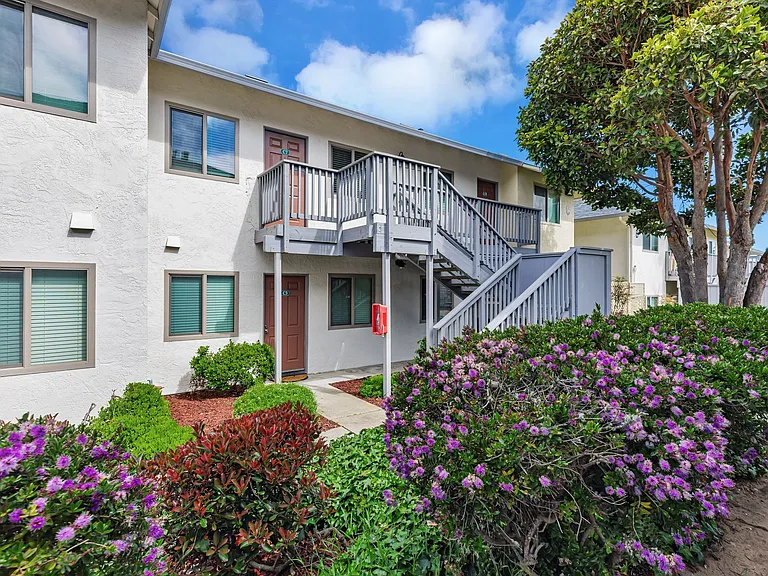 Sea Breeze Apartments for rent in Marina, CA — Photo 8