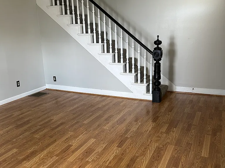 1607 Main St #A — Photo 4