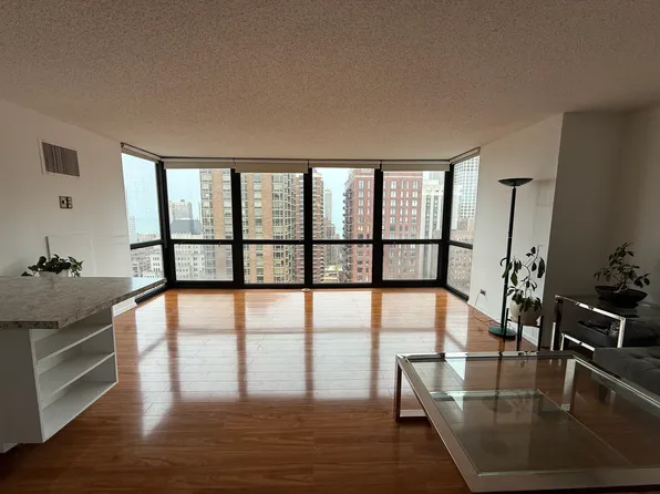 1122 N Clark St, Chicago, IL