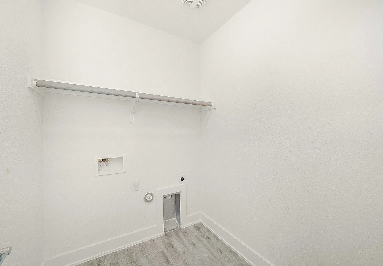 3 bed, 2.5 bath, 1729 sqft, $2,150 — Photo 4