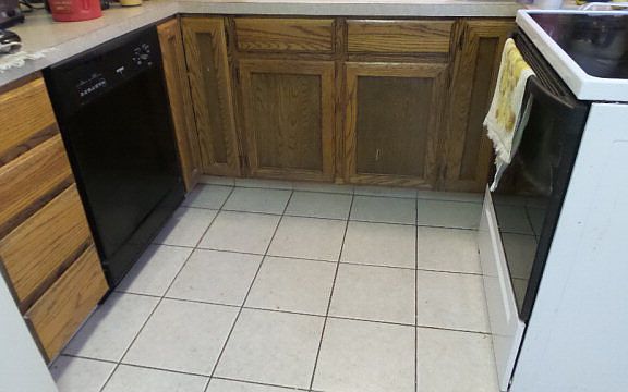 3rd image of 211 Sunset Dr