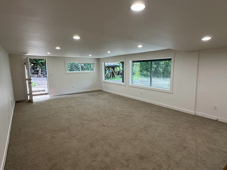 2112 Sunset Dr W #B — Photo 6