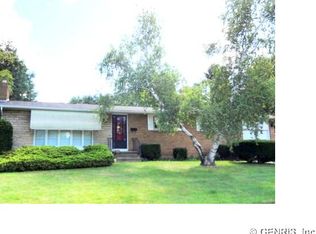 121 Grecian Pkwy, Rochester, NY 14626