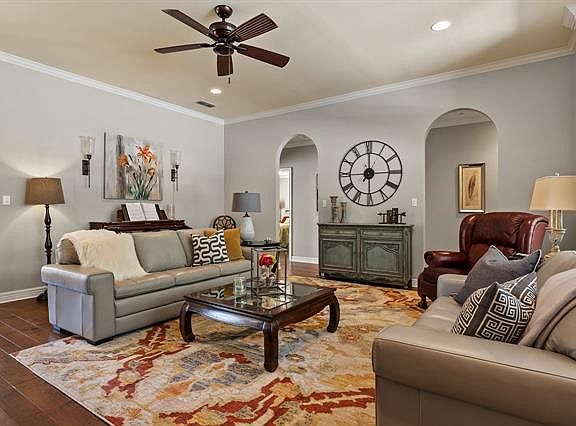 2nd image of 17950 Forest Glen Cir